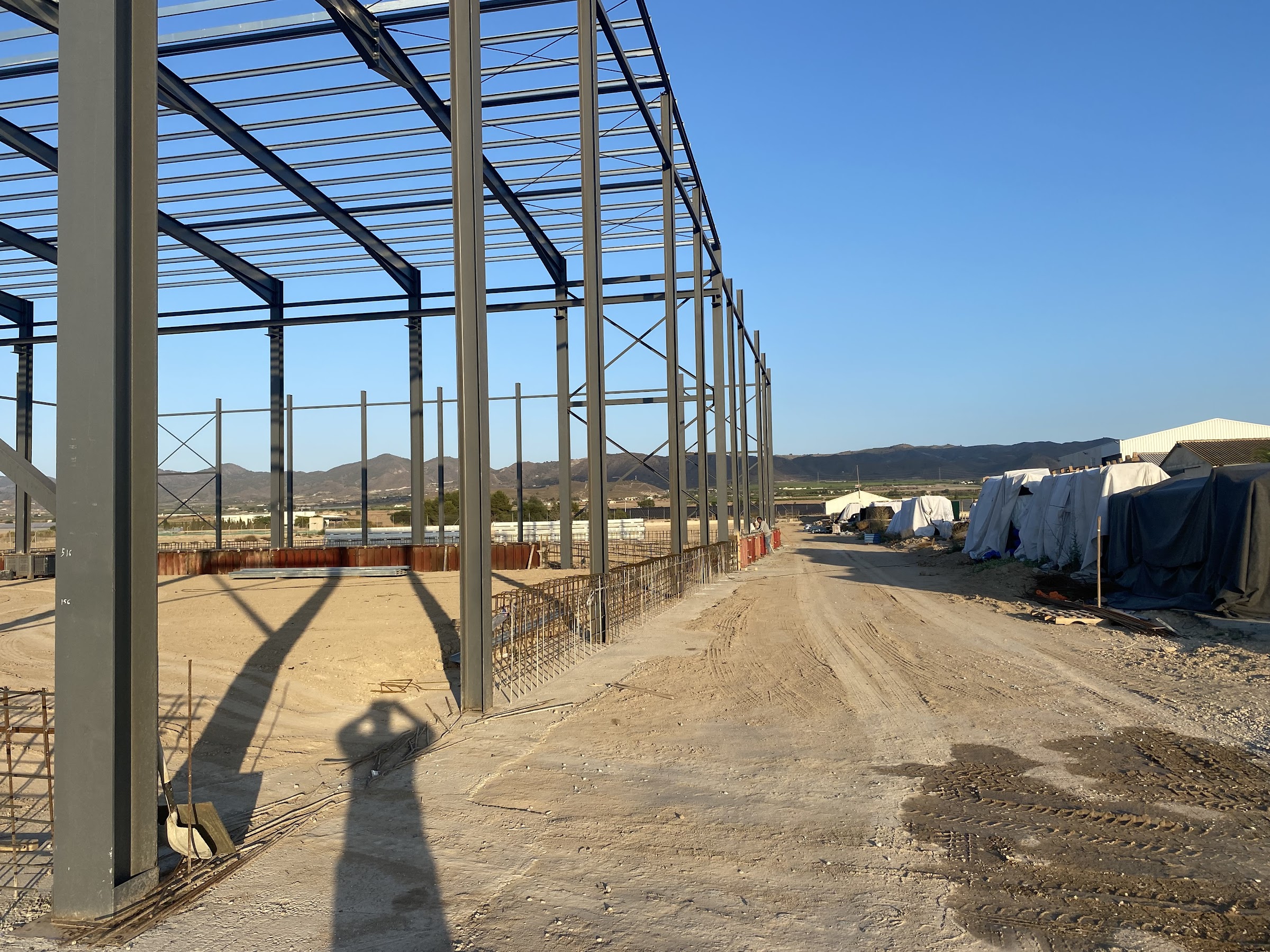 Estructura metálica de nave industrial construida por Estrupur en Lorca